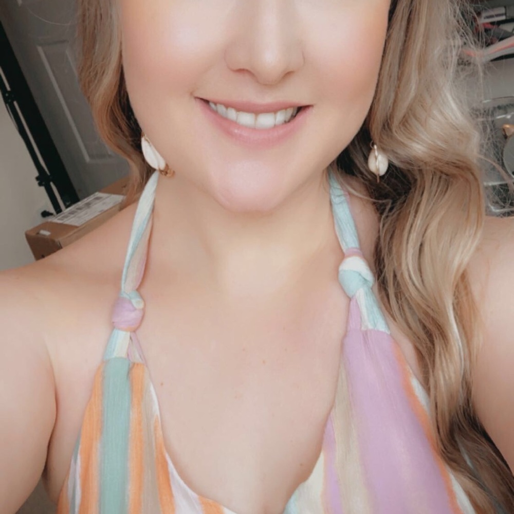 Meet your Posher, Caitlin